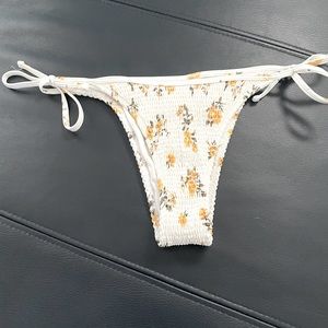 Hollister ribbed tie side bikini bottom sunflower print
